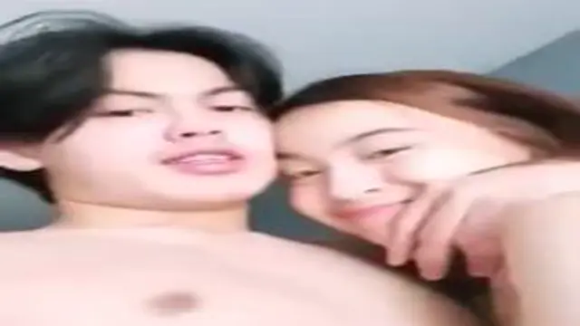 Anggita Model Cantik Wot Di Sofa