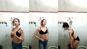 Gadis Tocil Natsya Mandi Part 2