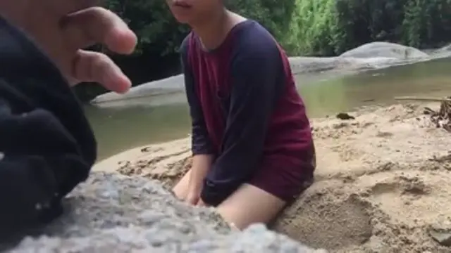 Ngewe Di Pinggir sungai